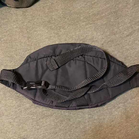 Adidas crossbody bag black and white used 9/10 - Picture 2 of 5